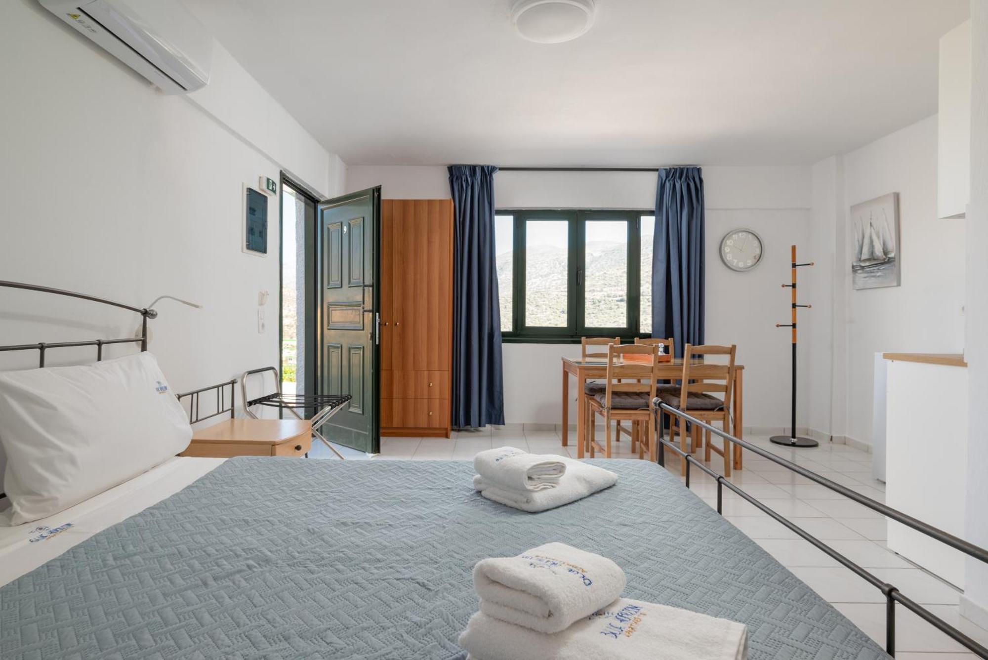 Blue Horizon Apartments Stalís Luaran gambar